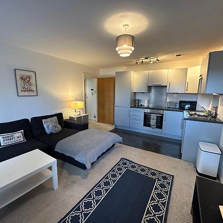 Etihad Fc 2Br Apartment With Water View Manchester Bagian luar foto