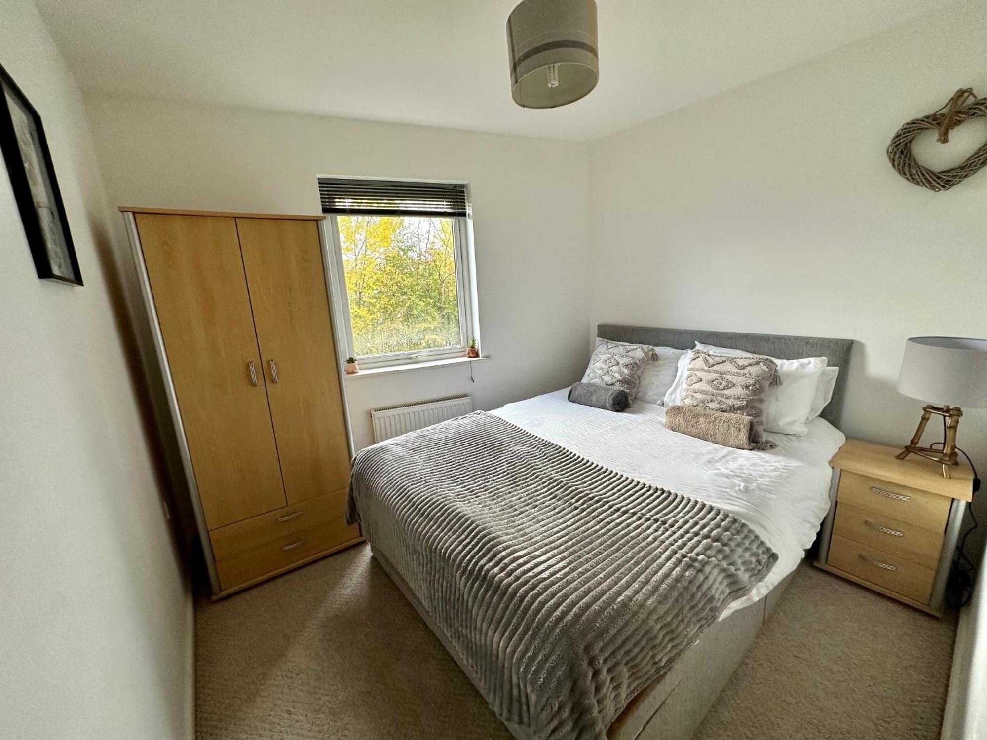 Etihad Fc 2Br Apartment With Water View Manchester Bagian luar foto